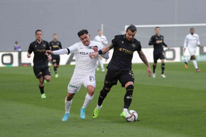 Spor Toto Süper Lig: Altay: 0 - Konyaspor: 0 (İlk yarı)