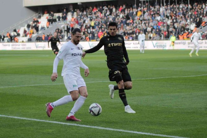 Spor Toto Süper Lig: Altay: 0 - Konyaspor: 0 (İlk yarı)