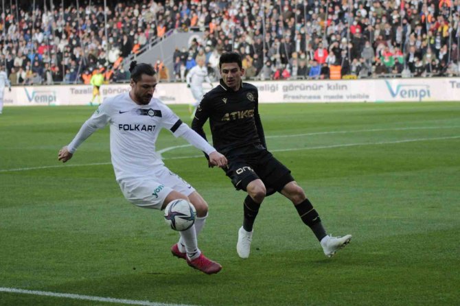 Spor Toto Süper Lig: Altay: 0 - Konyaspor: 0 (İlk yarı)