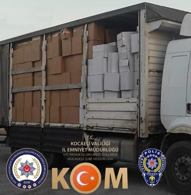 2 milyon 420 bin kaçak makaron ele geçirildi.