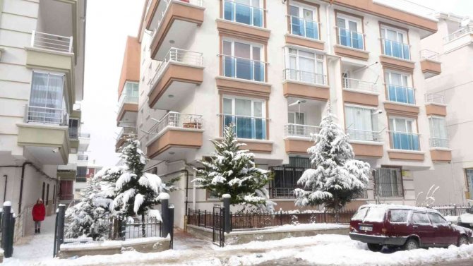 Annesi tarafından boğularak öldürülen genç kızın cenazesi Kalecik’e gönderildi