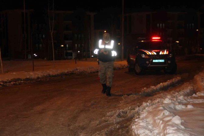 Elazığ’da silahlı, bıçaklı kavga: 2 yaralı