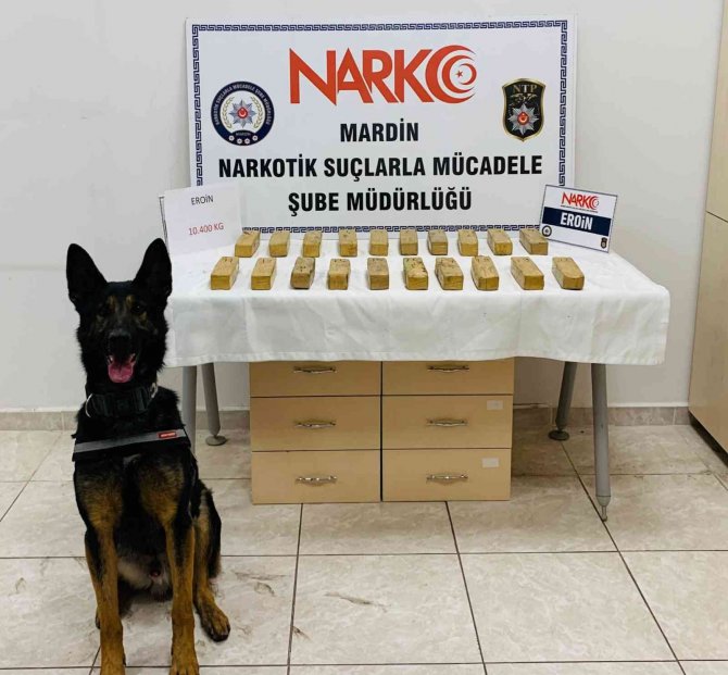 Eroini yedek lastiğe sakladı, ekiplerden kaçamadı