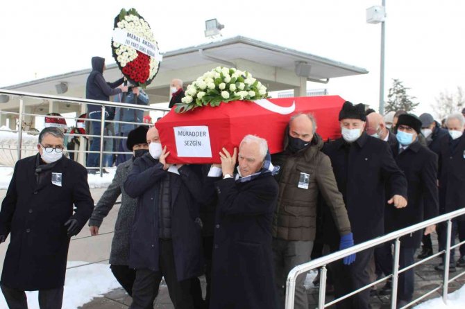 Eski müsteşar Mukadder Sezgin son yolculuğa uğurlandı