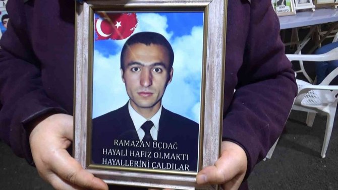 Evlat nöbetindeki anne Mevlüde Üçdağ, “HDP virüs gibidir”