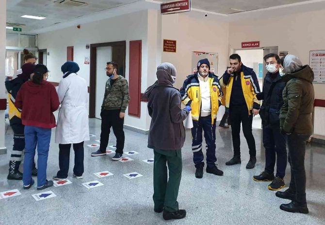 Kolonya ile oynayan çocuk yanarak yaralandı