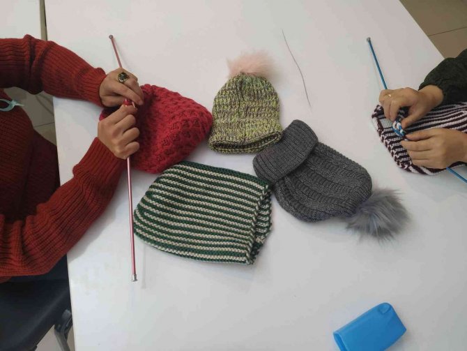 KOMEK ve ASEM çocukların yüreklerini ısıtıyor