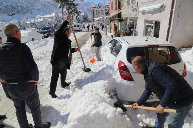 Konya’nın Hadim ilçesinde kar kalınlığı 1 metreyi geçti