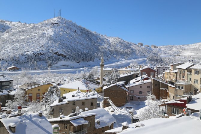 Konya’nın Hadim ilçesinde kar kalınlığı 1 metreyi geçti