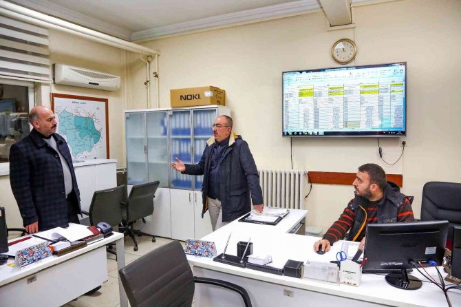 Meram’da yoğun kar mesaisi