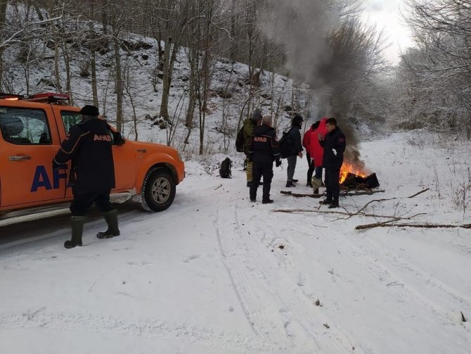 Ormanda kaybolan 4 kişi, 10 saat sonra bulundu