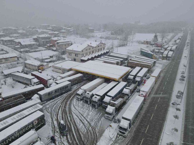 Samsun karayolu tır geçişine kapatıldı
