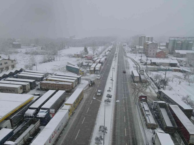 Samsun karayolu tır geçişine kapatıldı