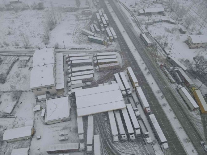 Samsun karayolu tır geçişine kapatıldı