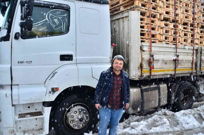Samsun karayolu tır geçişine kapatıldı