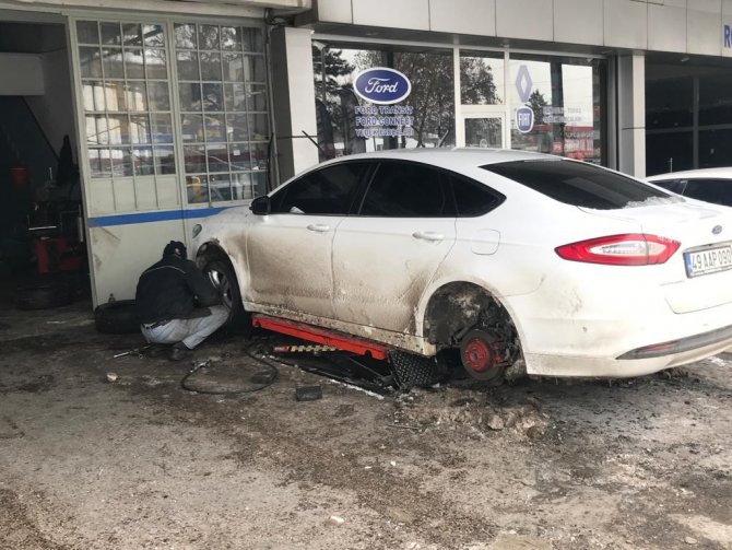 Soğuklar arttı, ustalar sürücülere kış bakımını hatırlattı