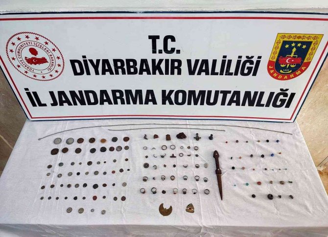 Tarihi eserleri 1 milyon 250 bin TL’ye satmak isterken yakalandılar