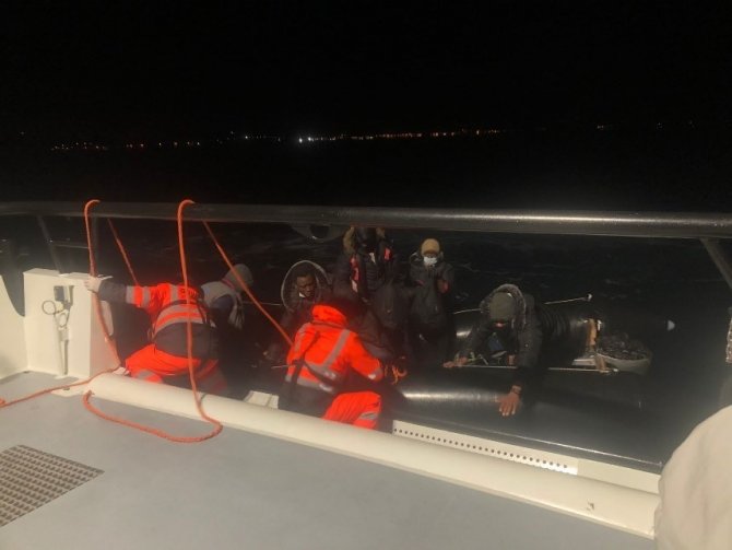 10 düzensiz göçmen kurtarıldı