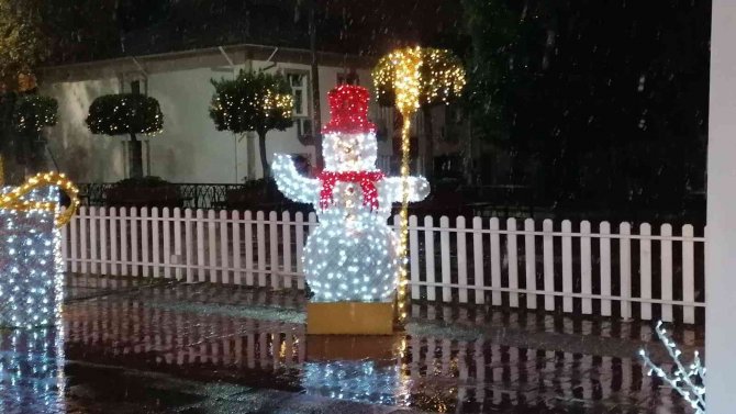 14 yıl aradan sonra kar yağdı