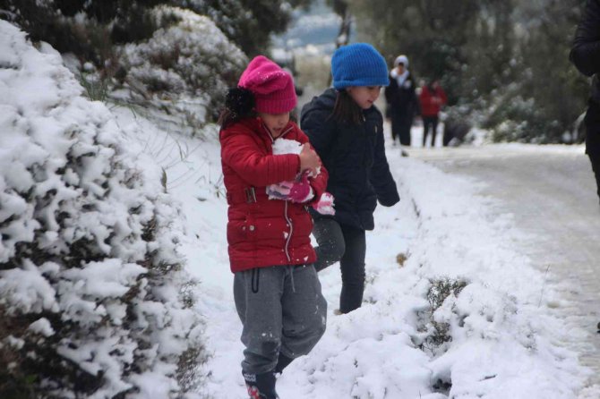 3 bin 500 yıllık kentte kar keyfi