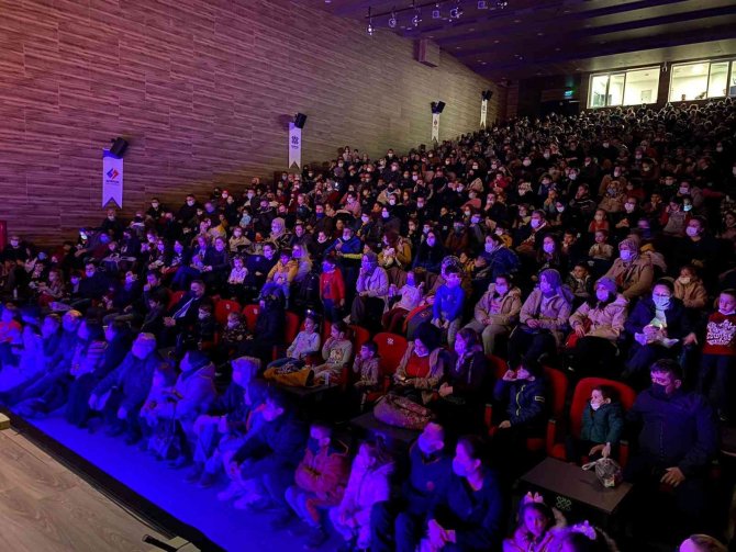 Altıeylül’de çocuklar için tiyatro yenliği başladı