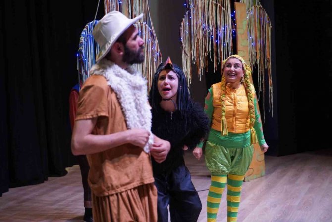 Altıeylül’de çocuklar için tiyatro yenliği başladı