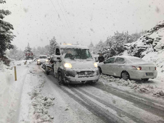 Antalya-Konya karayolunda ağır tonajlı araçların geçişine izin verilmiyor