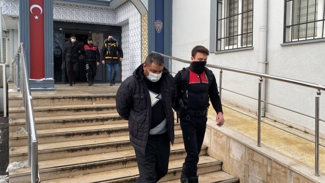 Bursa’da bir kişinin öldüğü kan davasının şüphelisi 10 kişi adliyeye sevk edildi