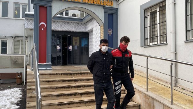 Bursa’da bir kişinin öldüğü kan davasının şüphelisi 10 kişi adliyeye sevk edildi