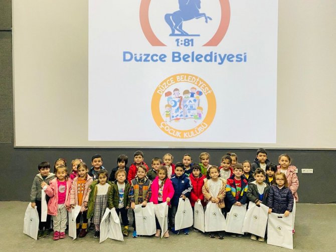 Çocuk kulübü yeni öğrencilerini bekliyor