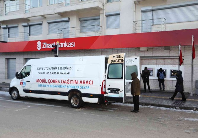 Dondurucu havada sıcak ikram