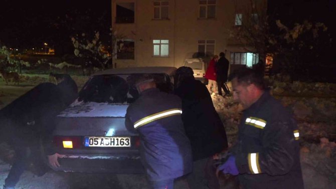 Ev yangını: 6 kişilik aile ölümden döndü