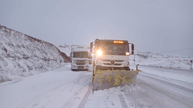 Gercüş’te 50 köy yolu ulaşıma açıldı