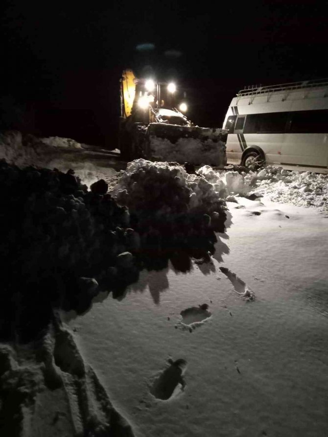 Gercüş’te 50 köy yolu ulaşıma açıldı