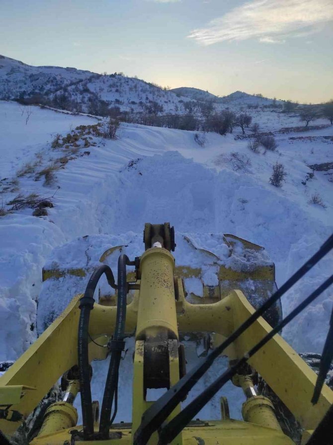 Gercüş’te 50 köy yolu ulaşıma açıldı