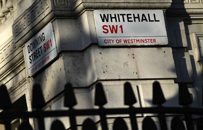 İngiltere’de karantina döneminde başbakanlıkta düzenlenen partilerle ilgili soruşturma