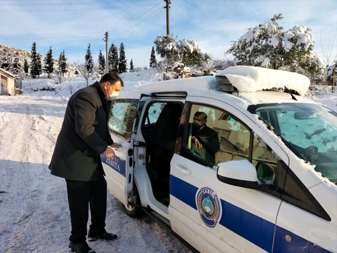 Kocaeli'de kar, hayatı ve ulaşımı olumsuz etkiliyor
