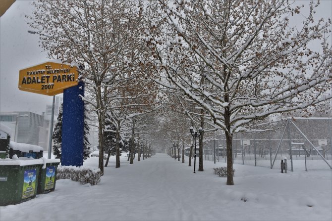 Kar yağışı "Mevlana şehri"ni beyaza bürüdü