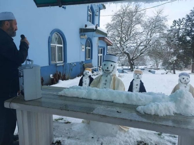 Kardan cemaat görenleri şaşırttı