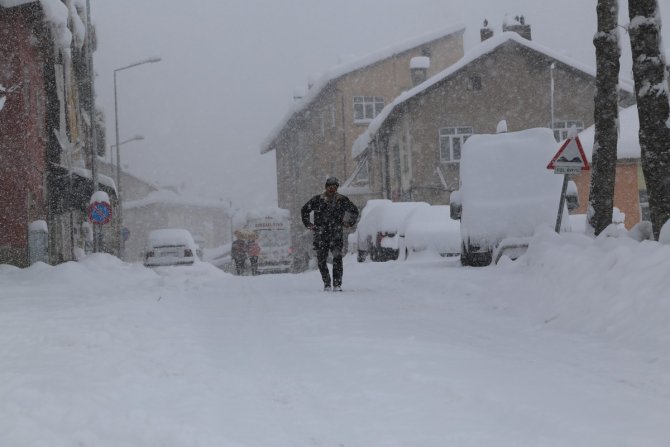 Konya’nın yüksek kesimlerinde kar kalınlığı 2 metreyi buldu