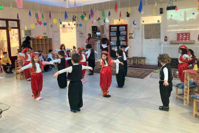 Minik öğrenciler gelenek ve görenekleri yaşayarak öğreniyor