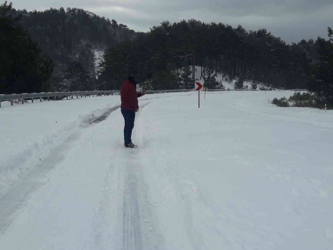 Muğla-Denizli karayolu kar nedeniyle ulaşıma kapandı