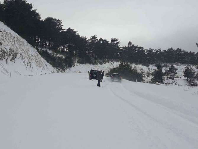 Muğla-Denizli karayolu kar nedeniyle ulaşıma kapandı