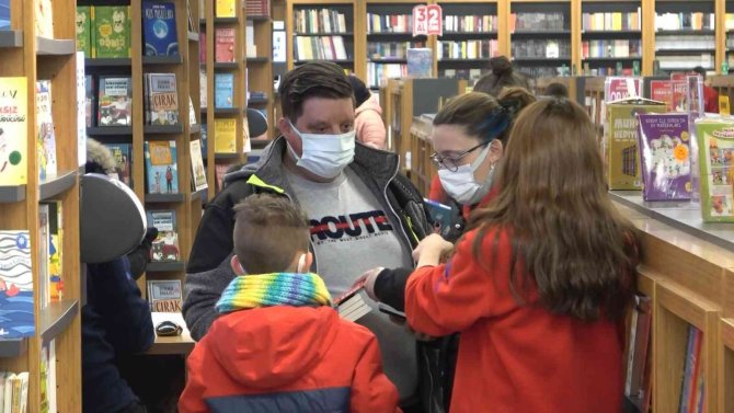 Öğrencilerin karne hediyesi kitapla sınırlı değil