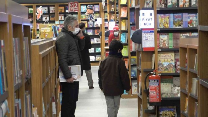 Öğrencilerin karne hediyesi kitapla sınırlı değil