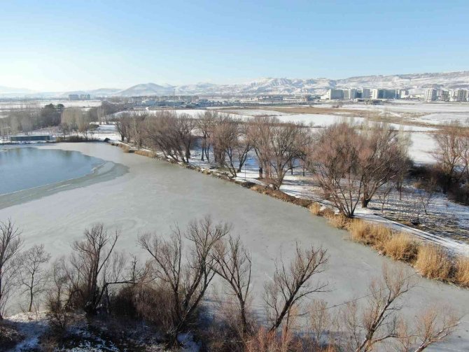 Şeker Gölü’nde ’kış’ güzelliği