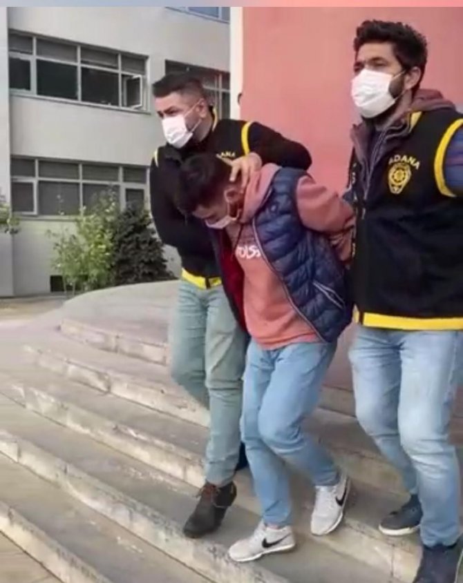 Silahlı soygun girişimi kamerada