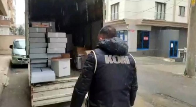 Tekirdağ’da bir kamyonet dolusu makaron ele geçirildi