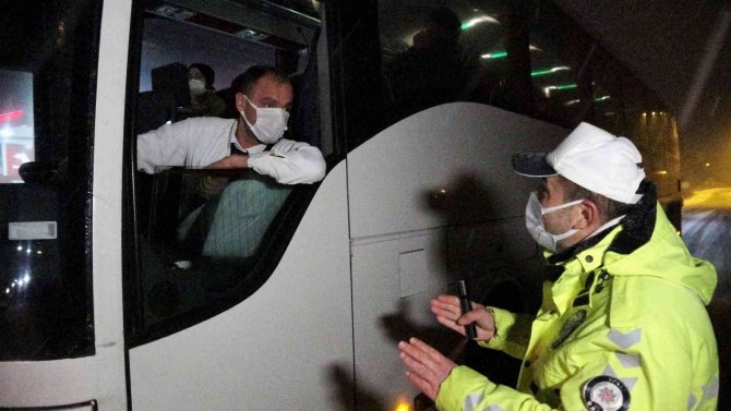 Tokat’ta ulaşıma kar engeli