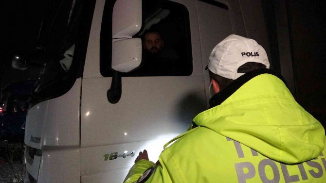 Tokat’ta ulaşıma kar engeli